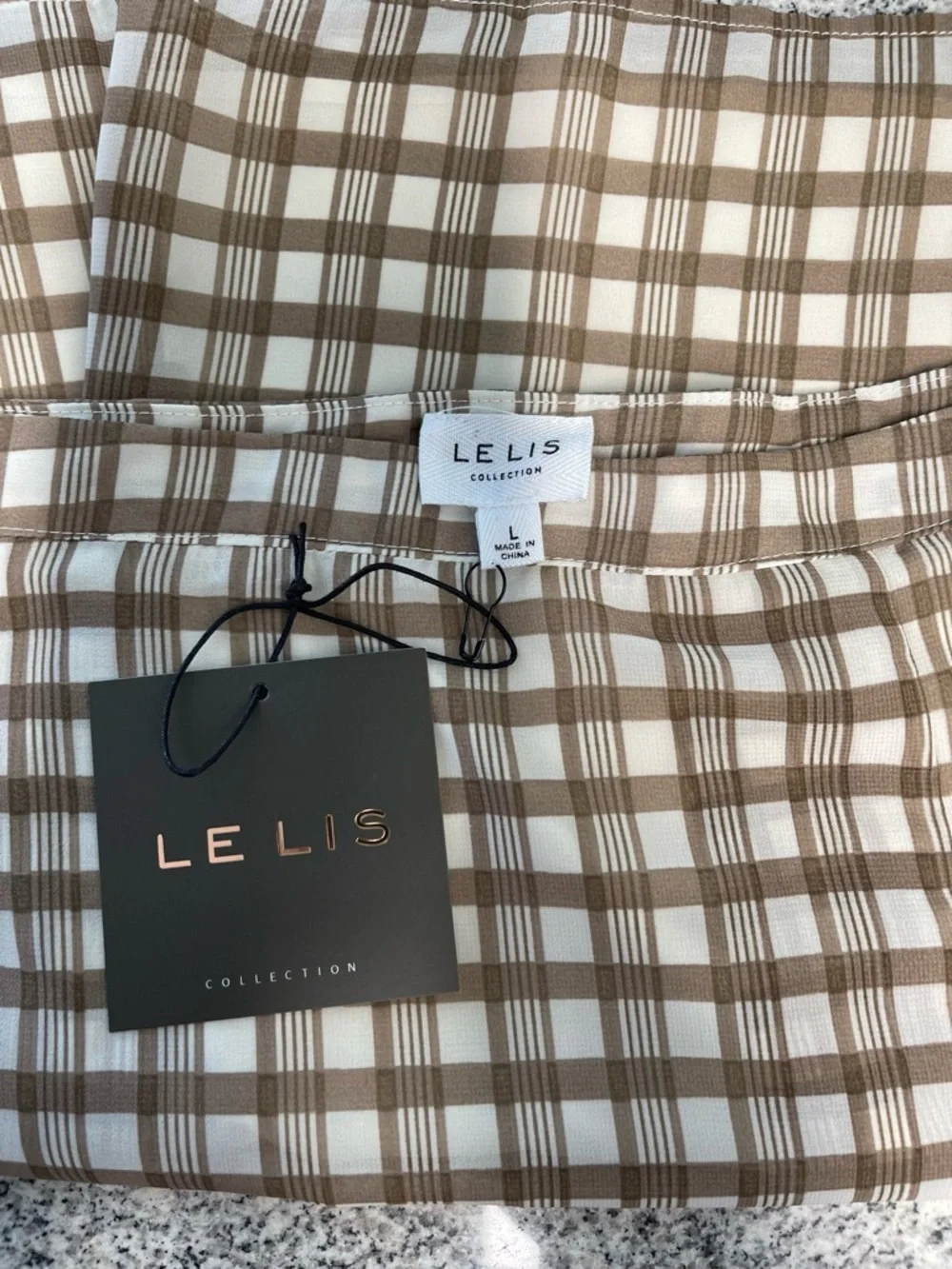 Le Lis Collection Women’s Pleated Mini Skirt Checkered Plaid  White/ Tan Size L